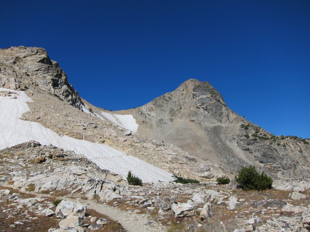 Paintbrush Divide, in the "U", just left of center